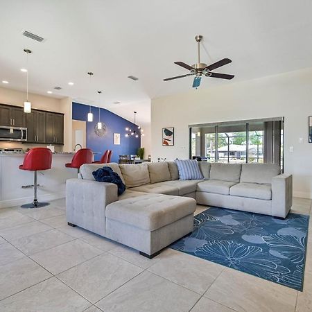 Centrally Located Cape Coral Oasis On Fresh Water Villa Luaran gambar