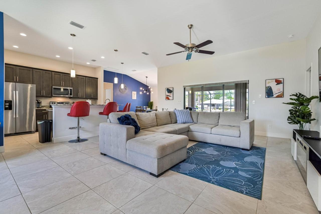 Centrally Located Cape Coral Oasis On Fresh Water Villa Luaran gambar