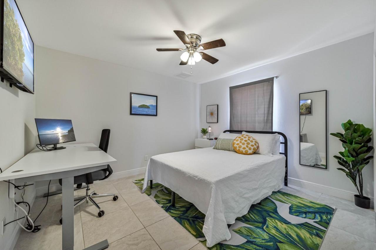 Centrally Located Cape Coral Oasis On Fresh Water Villa Luaran gambar